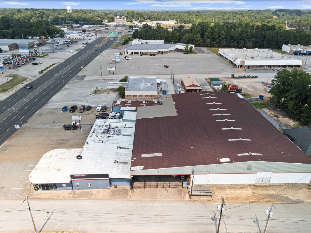 Henderson commercial tire and service property photo 2