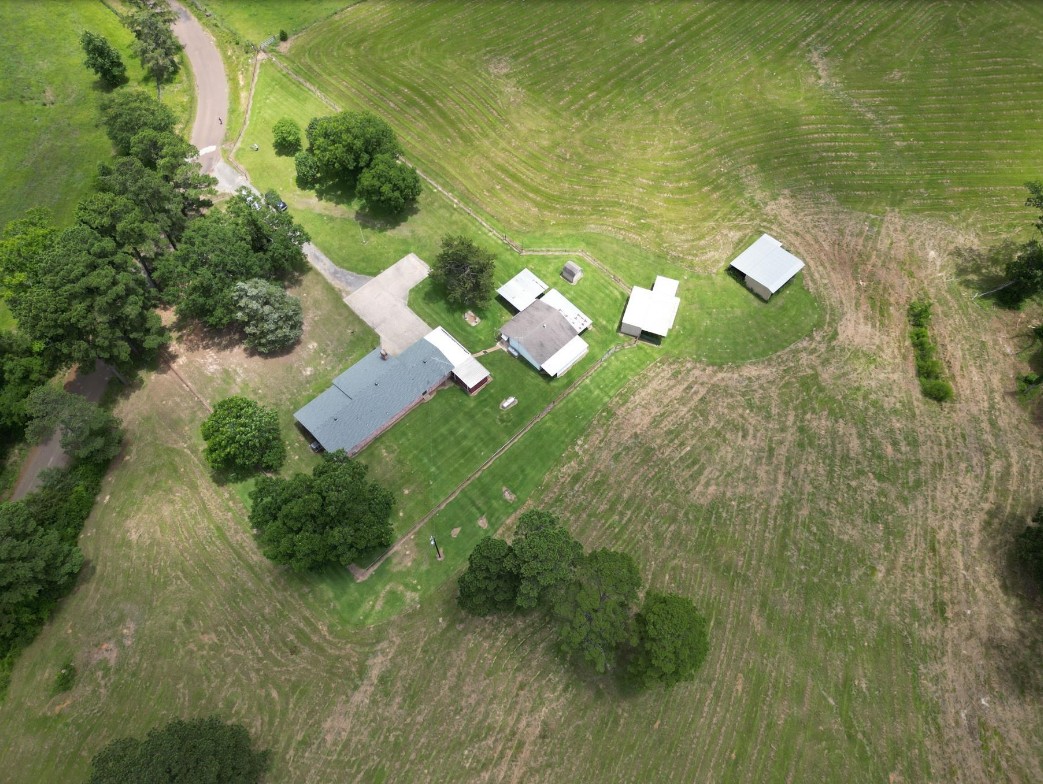 East Texas country retreat property photo 3