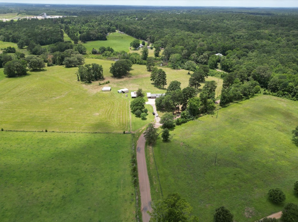 East Texas country retreat property photo 5